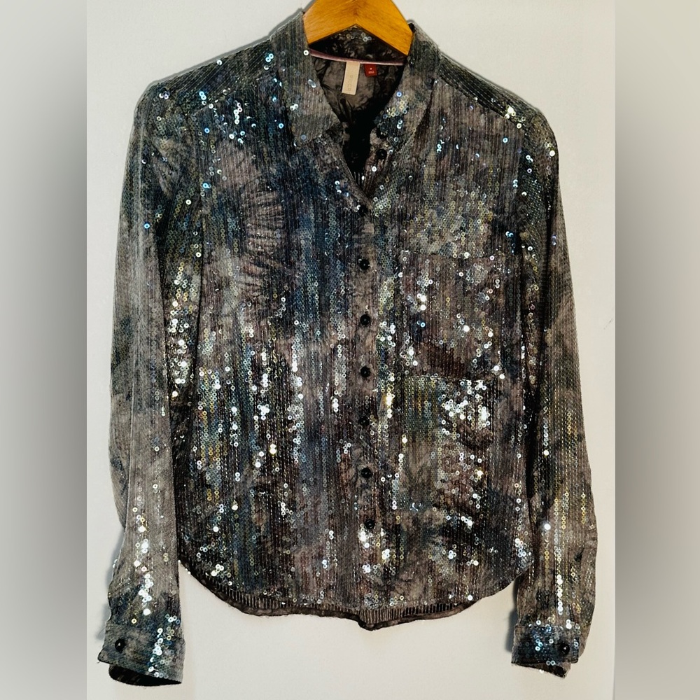 Pilcro Metallic Sequin Blouse in Silver and Black - Picture 2 of 14